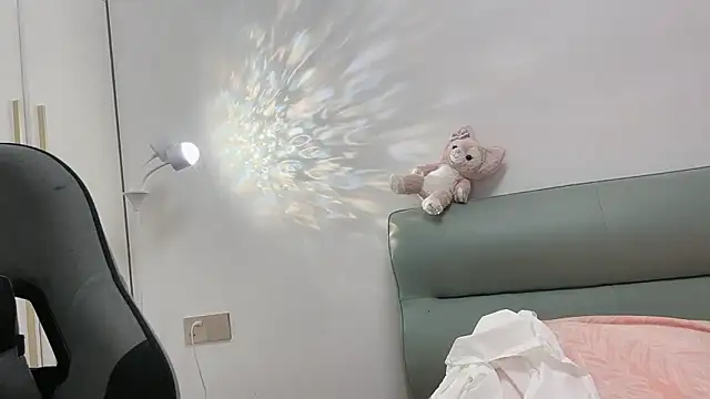 Susu-36E online show from March 26, 2026, 7:06 am