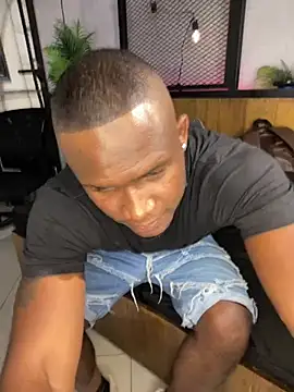 DarianWill18 online show from March 8, 2026, 3:32 am