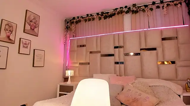 Snapshot of Hanna_klover chatting on March 12, 2026, 3:45 am Hanna klover online show from March 12, 2026, 3:45 am