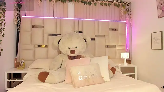 Snapshot of Hanna_klover chatting on March 28, 2026, 5:08 am Hanna klover online show from March 28, 2026, 5:08 am