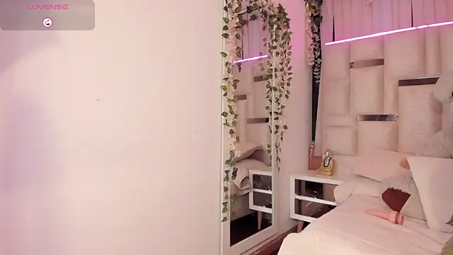 Snapshot of Hanna_klover chatting on March 25, 2026, 3:28 am Hanna klover online show from March 25, 2026, 3:28 am