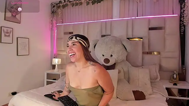 Snapshot of Hanna_klover chatting on April 8, 2026, 4:03 am Hanna klover online show from April 8, 2026, 4:03 am