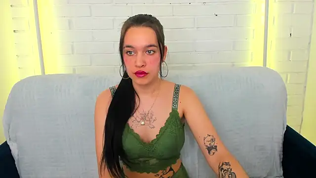 Snapshot of AishaTempt chatting on March 13, 2026, 8:52 am AishaTempt online show from March 13, 2026, 8:52 am