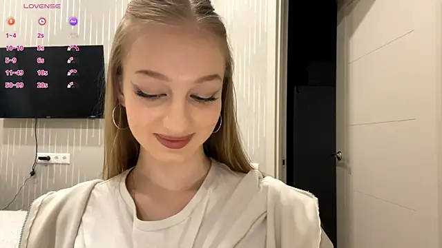 Anika Socutehe online show from June 4, 2026, 9:19 pm