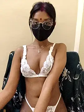 MAYA BED GIRL online show from April 24, 2026, 7:16 pm