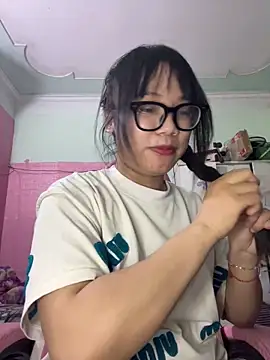 Leeeeiu online show from June 11, 2026, 3:31 pm