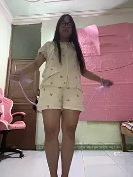 Leeeeiu online show from June 10, 2026, 3:46 pm