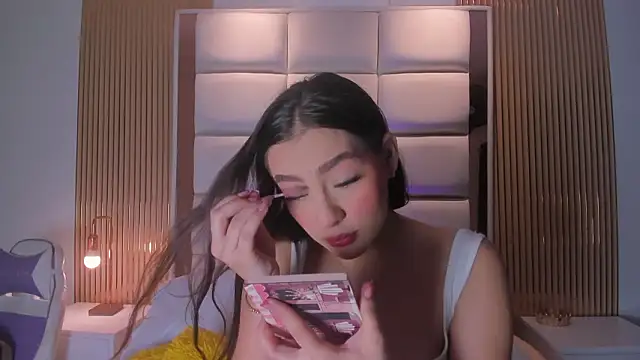 Megaan Rousee online show from March 15, 2026, 11:39 am