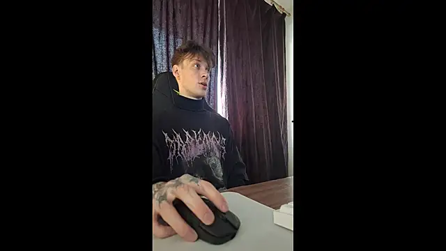 Snapshot of Huly_Entertainment chatting on February 28, 2026, 11:32 am Huly Entertainment online show from February 28, 2026, 11:32 am