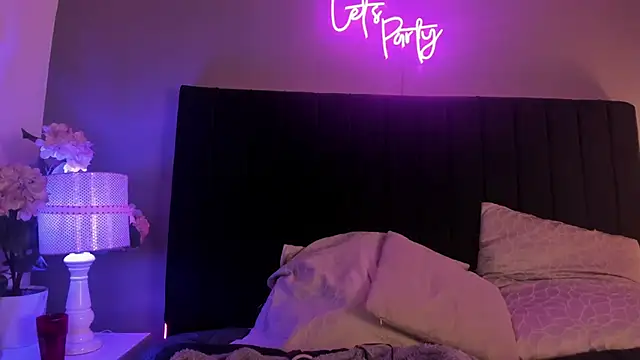 scarlett leex  online show from March 12, 2026, 4:40 am