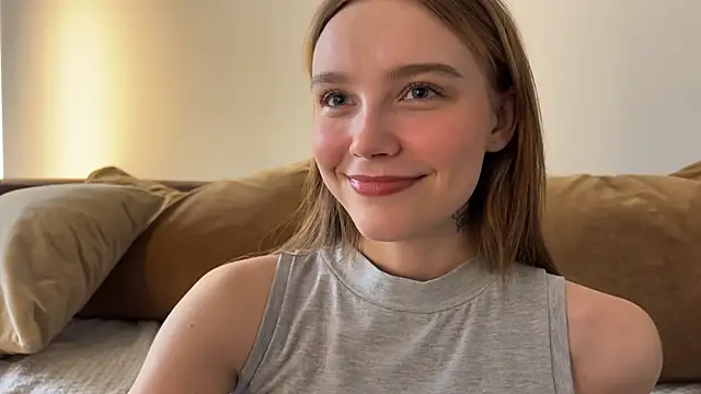 Lolatatee online show from April 11, 2026, 10:41 am