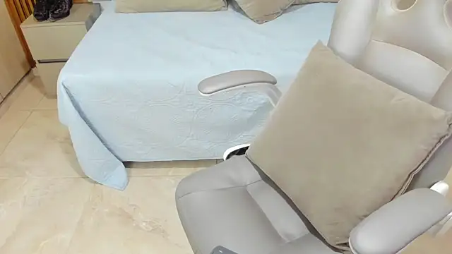 Snapshot of Hanna_irfan chatting on April 5, 2026, 12:23 pm Hanna irfan online show from April 5, 2026, 12:23 pm