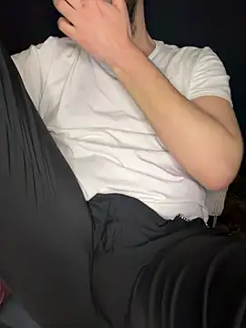 Sertt161 online show from April 15, 2026, 9:48 pm