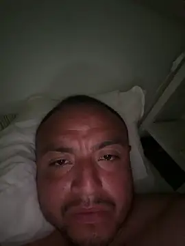 alexandeerr1986 online show from June 4, 2026, 9:47 am