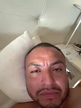 alexandeerr1986 online show from June 14, 2026, 11:44 am