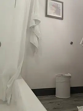 Snapshot of VelvetRae chatting on March 29, 2026, 5:42 am VelvetRae online show from March 29, 2026, 5:42 am