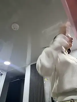   Nahomy online show from March 13, 2026, 11:48 am