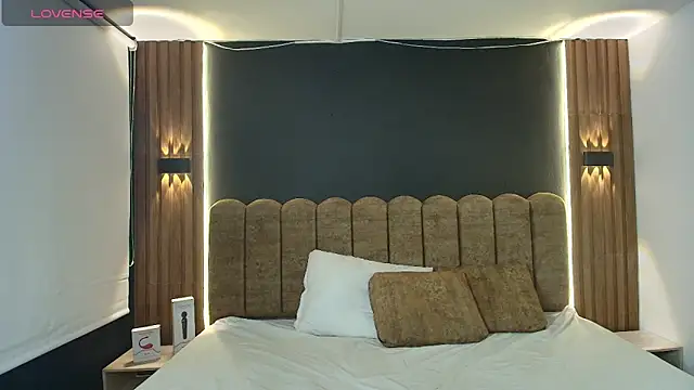 AmbarLee  online show from March 18, 2026, 12:08 pm