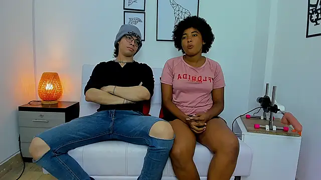 chiki carm online show from April 8, 2026, 1:23 pm