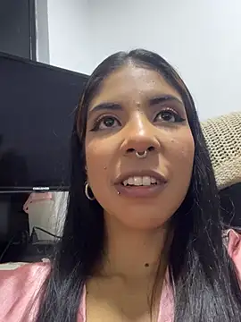 VioletaHills  online show from May 10, 2026, 2:08 pm