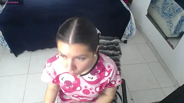 eilen pink online show from April 24, 2026, 1:02 pm