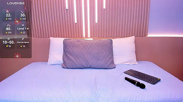 Snapshot of Zoee_cute_ chatting on April 14, 2026, 1:27 pm Zoee cute online show from April 14, 2026, 1:27 pm