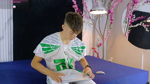 Danteandviolete cr online show from July 4, 2026, 11:38 am