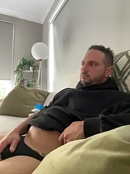 qwerrttyujkkkjh online show from March 17, 2026, 6:27 am