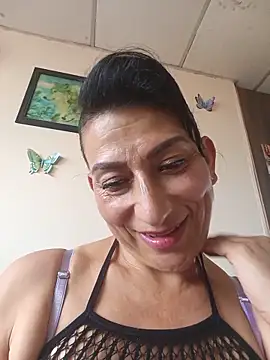 Snapshot of Lucia_Rios chatting on June 4, 2026, 8:24 pm Lucia Rios online show from June 4, 2026, 8:24 pm