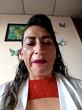 Snapshot of Lucia_Rios chatting on April 24, 2026, 10:34 pm Lucia Rios online show from April 24, 2026, 10:34 pm