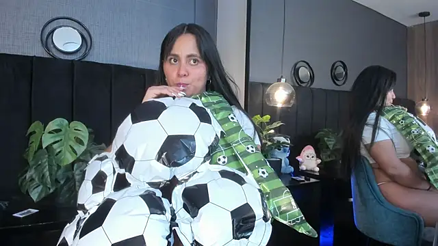 Snapshot of alejandra__garcia chatting on June 14, 2026, 2:35 am alejandra garcia online show from June 14, 2026, 2:35 am