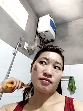 Lilinn  online show from April 6, 2026, 4:30 am