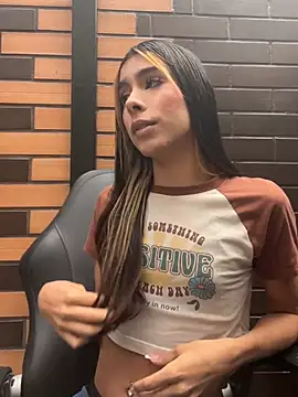 mxli divine  online show from April 15, 2026, 2:21 pm