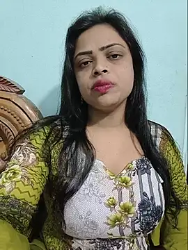 Snapshot of Beauty-3 chatting on June 25, 2026, 1:27 pm Beauty-3 online show from June 25, 2026, 1:27 pm