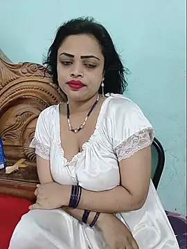 Snapshot of Beauty-3 chatting on June 26, 2026, 1:55 am Beauty-3 online show from June 26, 2026, 1:55 am