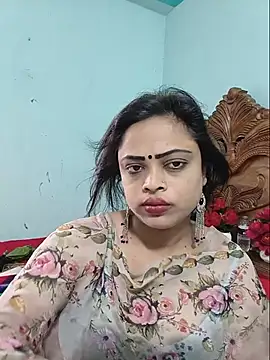 Snapshot of Beauty-3 chatting on July 7, 2026, 4:59 am Beauty-3 online show from July 7, 2026, 4:59 am