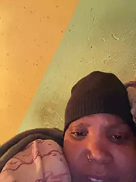 friendlybitch22 online show from April 21, 2026, 6:47 pm