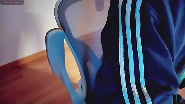 Snapshot of FEIYUS1 chatting on March 9, 2026, 2:20 pm FEIYUS1 online show from March 9, 2026, 2:20 pm