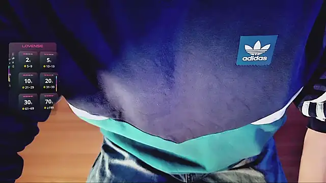 Snapshot of FEIYUS1 chatting on March 6, 2026, 1:50 pm FEIYUS1 online show from March 6, 2026, 1:50 pm