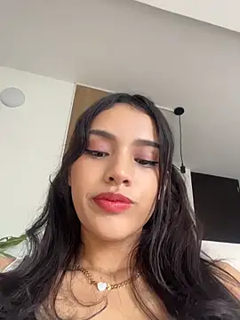 Mia-villalobos online show from June 4, 2026, 2:22 pm