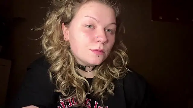 YoungAlina online show from April 9, 2026, 6:36 pm