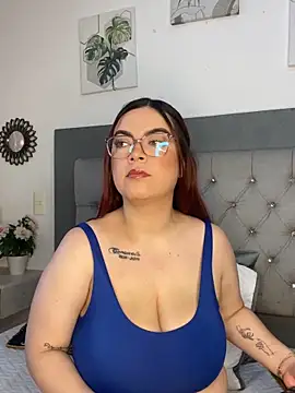 Snapshot of Kiara_noirr chatting on March 10, 2026, 11:58 am Kiara noirr online show from March 10, 2026, 11:58 am