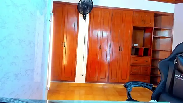 lizzie skinny online show from April 23, 2026, 7:04 pm