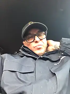 DoggiiDick online show from March 2, 2026, 9:00 pm