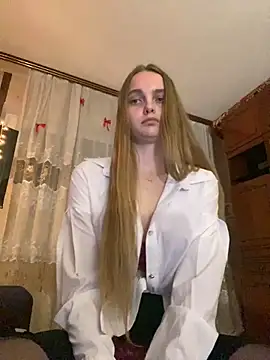 LunaVey online show from June 12, 2026, 6:38 pm