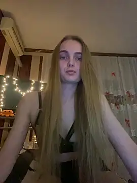 LunaVey online show from May 12, 2026, 6:36 pm