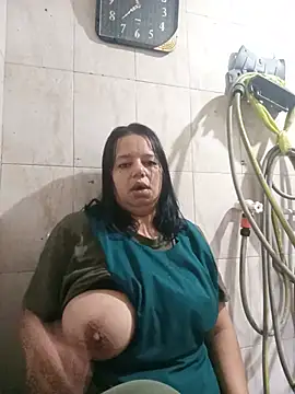 roxana e43 online show from June 12, 2026, 4:43 am