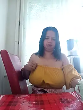 roxana e43 online show from June 9, 2026, 3:40 am