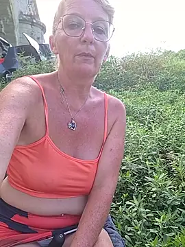 Snapshot of lescoquinsdu40 chatting on June 27, 2026, 4:35 pm lescoquinsdu40 online show from June 27, 2026, 4:35 pm