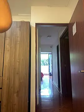 Emi rousse online show from April 15, 2026, 12:21 pm